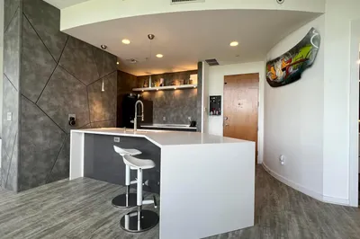 335 SE 6th Avenue #402 1