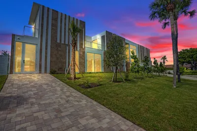 824 W Marbella Lane 1