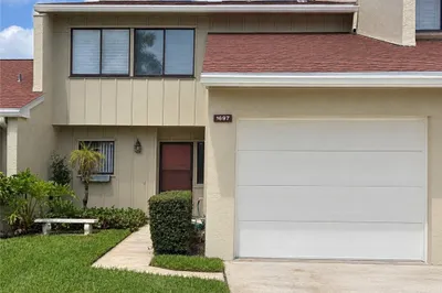 1697 SW Crossing Circle 1