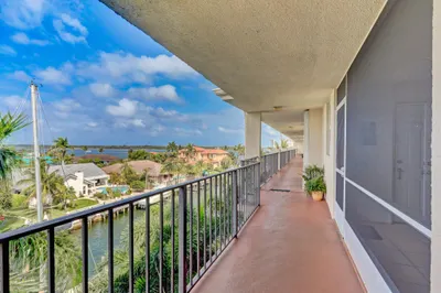 109 Paradise Harbour Boulevard #508 1