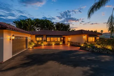 2533 NE 35th Dr 1