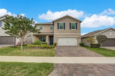 2910 NE Breezeway Circle 1