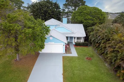 2633 SE Export Avenue 1