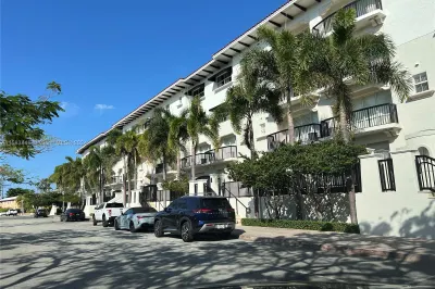 50 Alhambra Cir #309 1