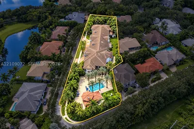 3600 Estate Oak Cir 1