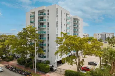 1035 West Ave #502 1