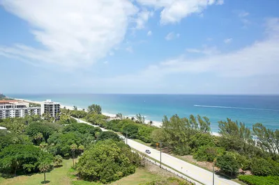 Amazing ocean views- corner unit