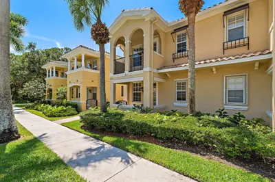 4526 Illicium Drive 1