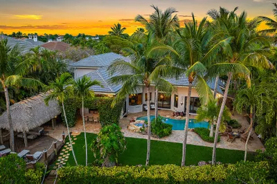 19028 SE Windward Island Lane 1