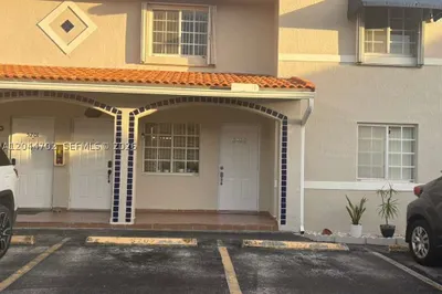 10101 W Okeechobee Rd #5202 1