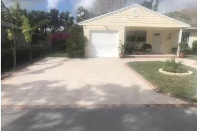 8233 Scenic Turn 1