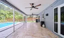 304 Circle W Photo