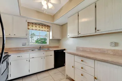 2811 Ashley Drive #E 1