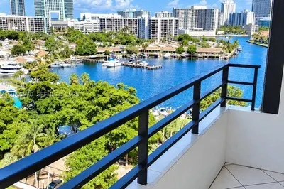 500 Three Islands Blvd #822 1