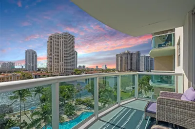 19390 Collins Ave #701 1