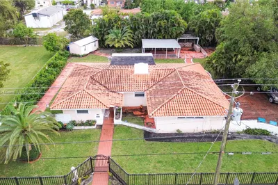 2260 NW 50th St 1