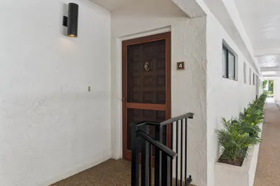 800 Andrews Avenue #4 1