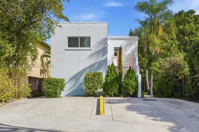 1045 SW 25th Ave 1