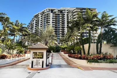 520 Brickell Key Dr #A1217 1