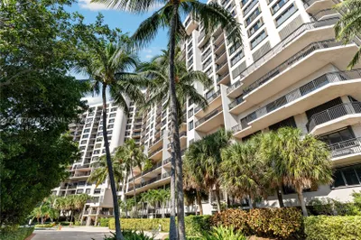 540 Brickell Key Dr #1513 1