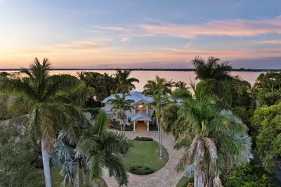 1341 SE Riverside Drive 1