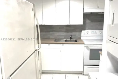 10000 NW 80 Ct #2225 1