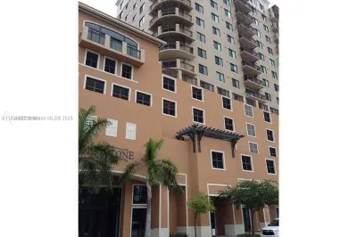 4242 NW 2nd St #909