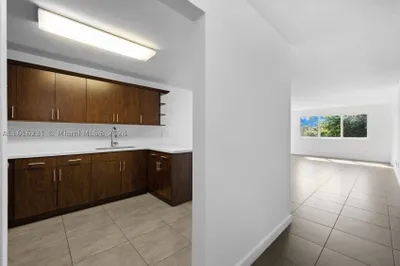 6940 Miami Gardens Dr #1-330 1