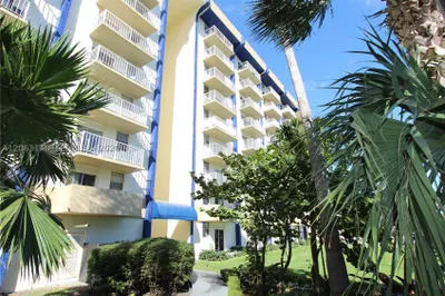 801 NW 47th Ave #121W 1