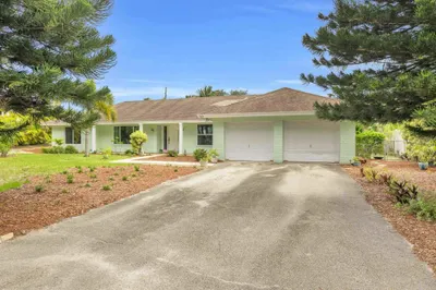 313 Country Club Drive 1
