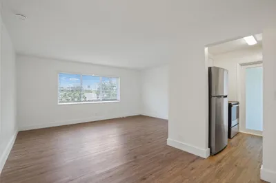 1857 Jefferson St #305 1