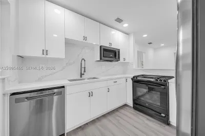 6351 NW 38th Ter 1
