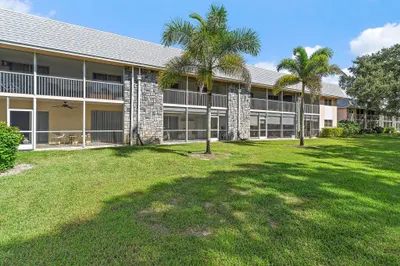 18081 SE COUNTRY CLUB Drive #19-188 1