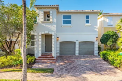 3188 NE 211th Ter 1