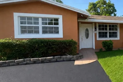 5725 NW 14th Street 1