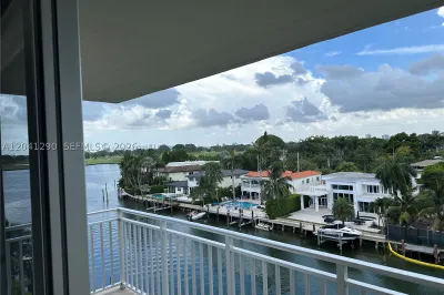 9500 W Bay Harbor Dr #6A 1