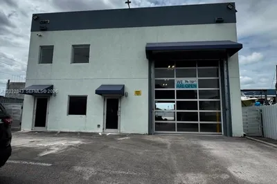 10810 NW 22nd St 1