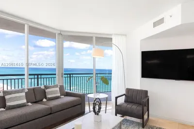 17375 Collins Ave #2008 1