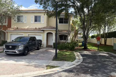 11500 NW 33rd Street 1