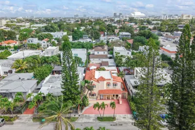 1727 SW 11th Ter 1