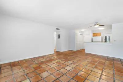 420 SE 2nd Avenue #2 1