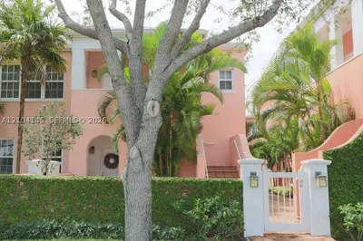 578 Loretto Ave #5 1