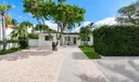 301 Hampton Ln Photo