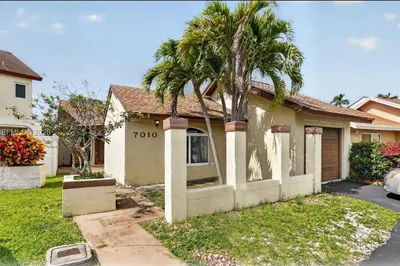 7010 SW 103rd Pl 1