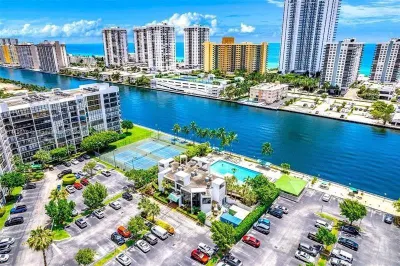 800 Parkview Drive 1