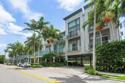 185 NE 4th Avenue #317 1