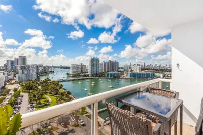 1800 Sunset Harbour Dr #1601 1