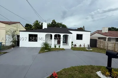 3151 NW 2nd St 1