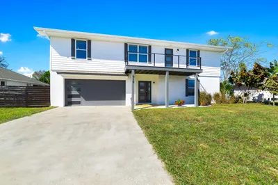 919 Landsdowne Drive 1