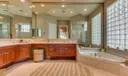 9022 Lakes Boulevard Photo